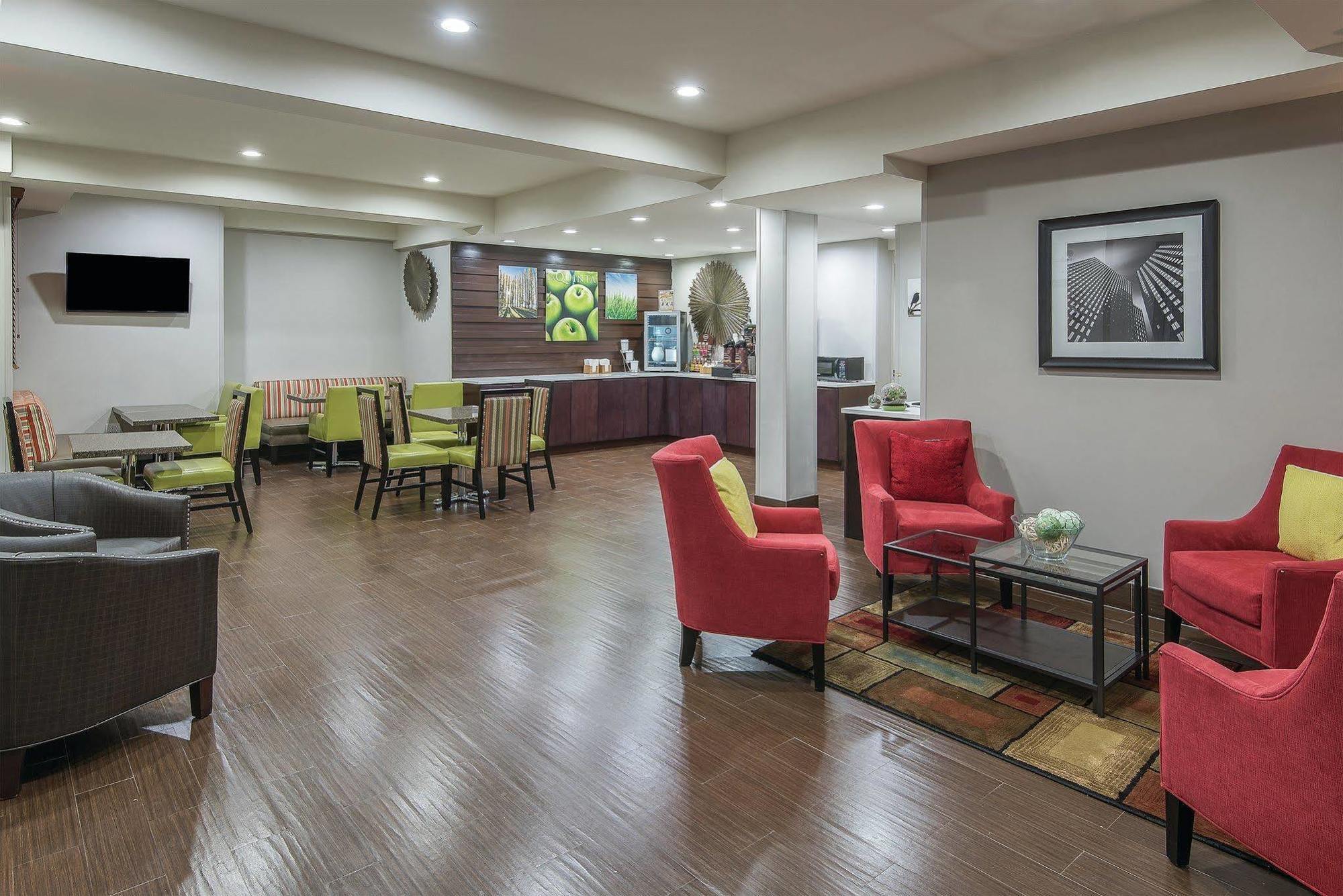 Hotel La Quinta By Wyndham Brooklyn East Nueva York Exterior foto